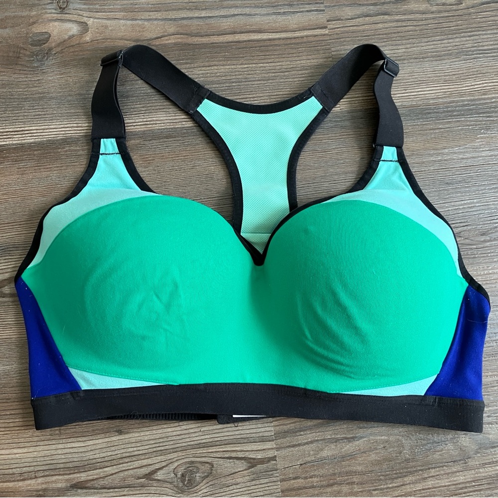 Victoria's Secret Victoria Sport Colorblock Underwire Sports Bra